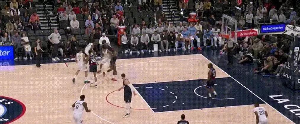 128分，134分。
当对手在你头顶随意得分时，你的防守已经烂透了。
这不是技术