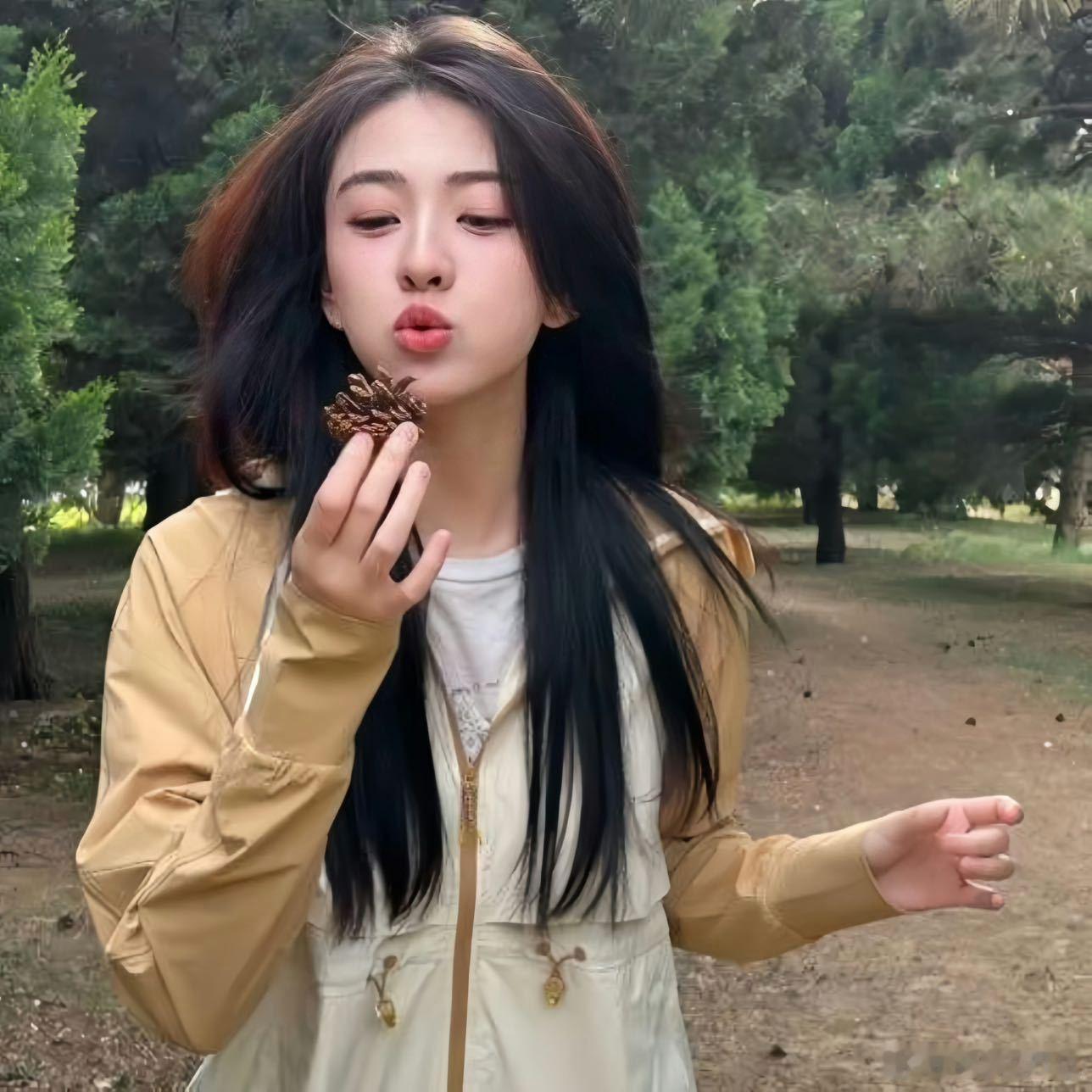 宋冉不幽默梁洁有话说 记得梁洁在hi6上那个泼水欲泼又止的瞬间，简直是活生生的喜