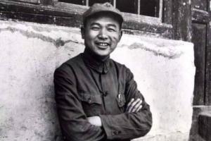 徐海东在1955年授衔前夕，提出自己受伤时间太久，没有指挥打仗，就不要给自己授衔