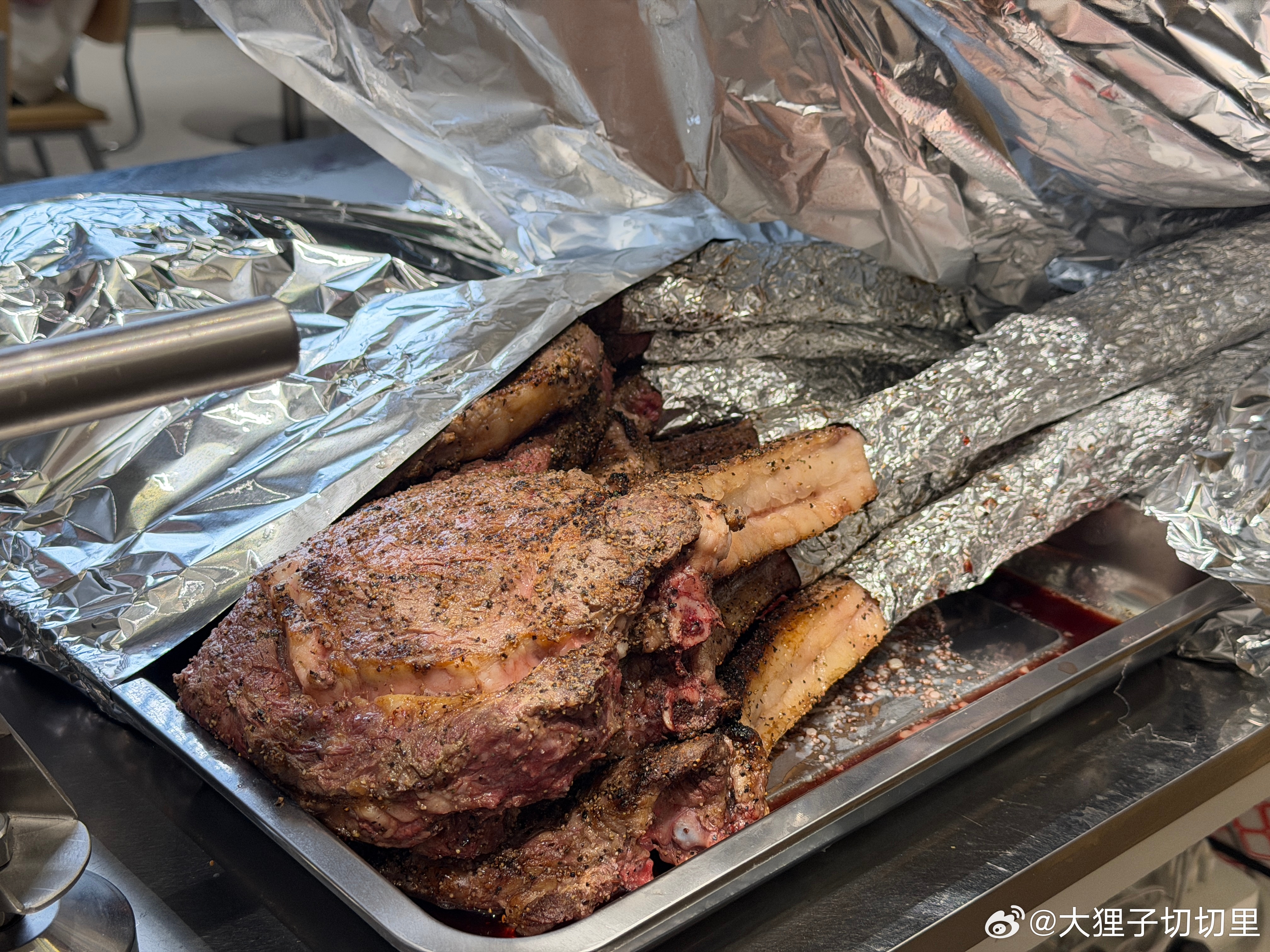 感谢Ray哥的投喂！让我们工作室实现牛排自由啦😋Ray哥给每人准备一斤的牛排，