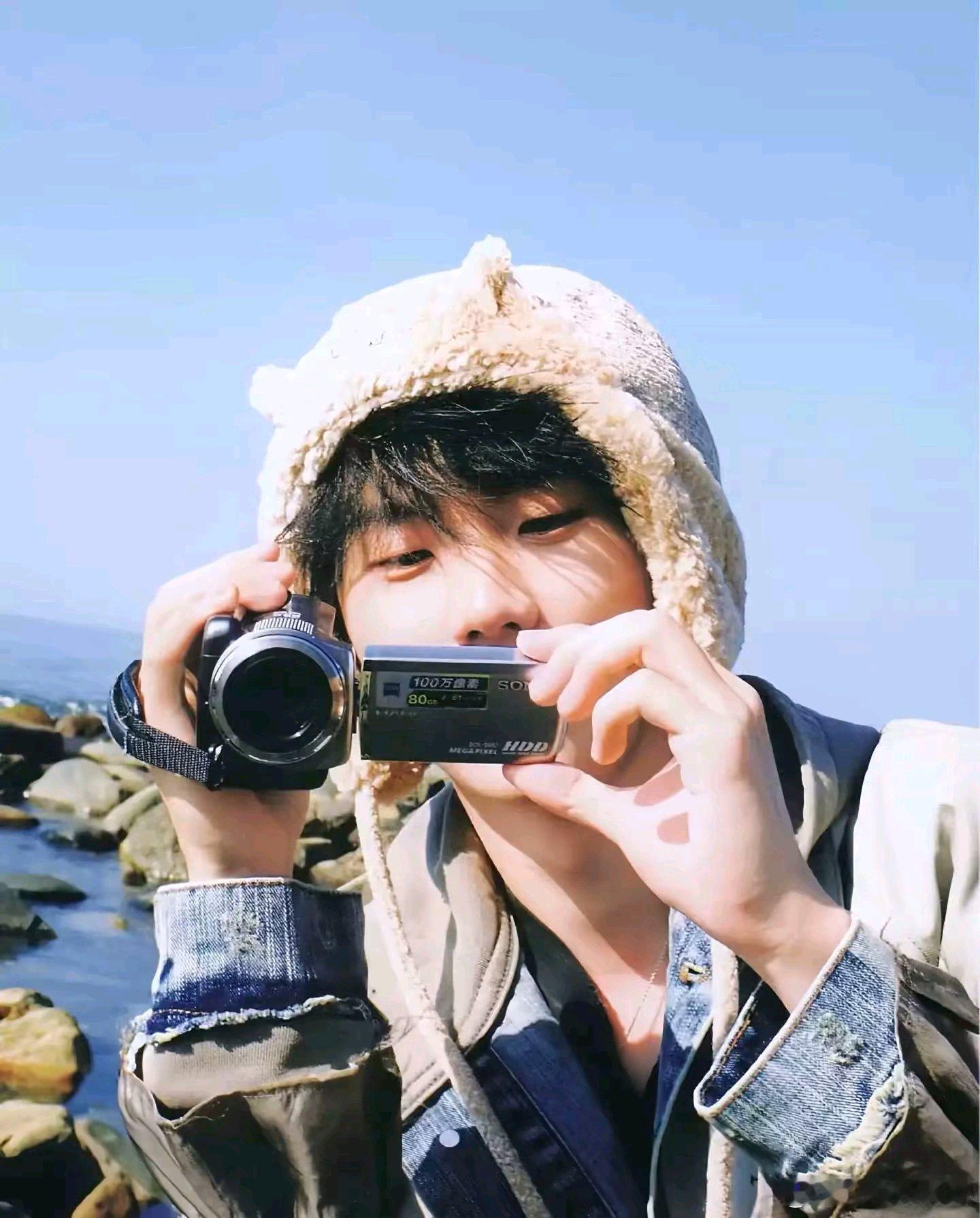 马嘉祺[超话]   💜马嘉祺我们生活在南京 “海浪是大海献给黄昏的温柔 遇见你