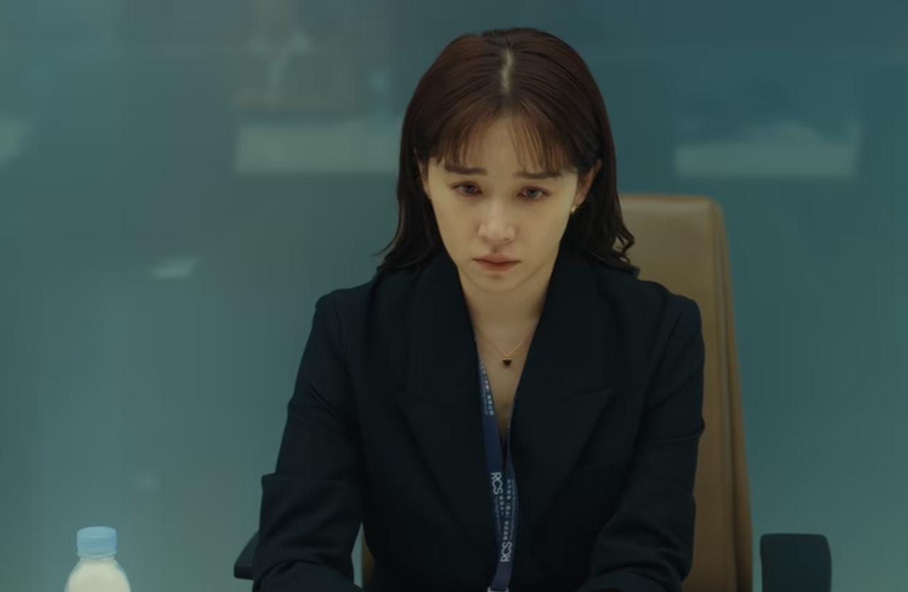 好的，我将基于您提供的素材，以一名资深社会观察家与深度内容分析师的身份，创作一篇