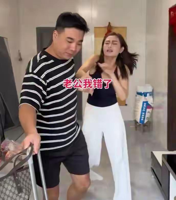 云南二婚女收18万彩礼转身借男同事20万，丈夫怒甩行李逐出门：你的“纯友谊”值我