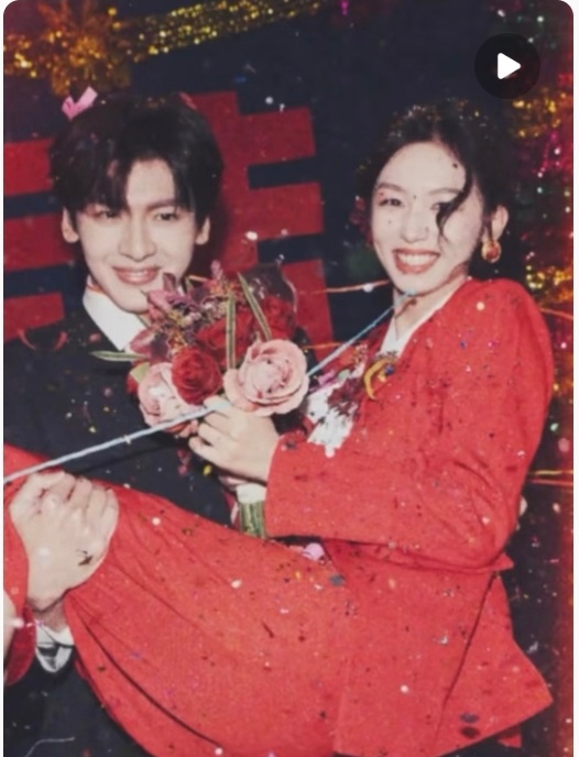 一下子get到了董璇和周也的母女相 