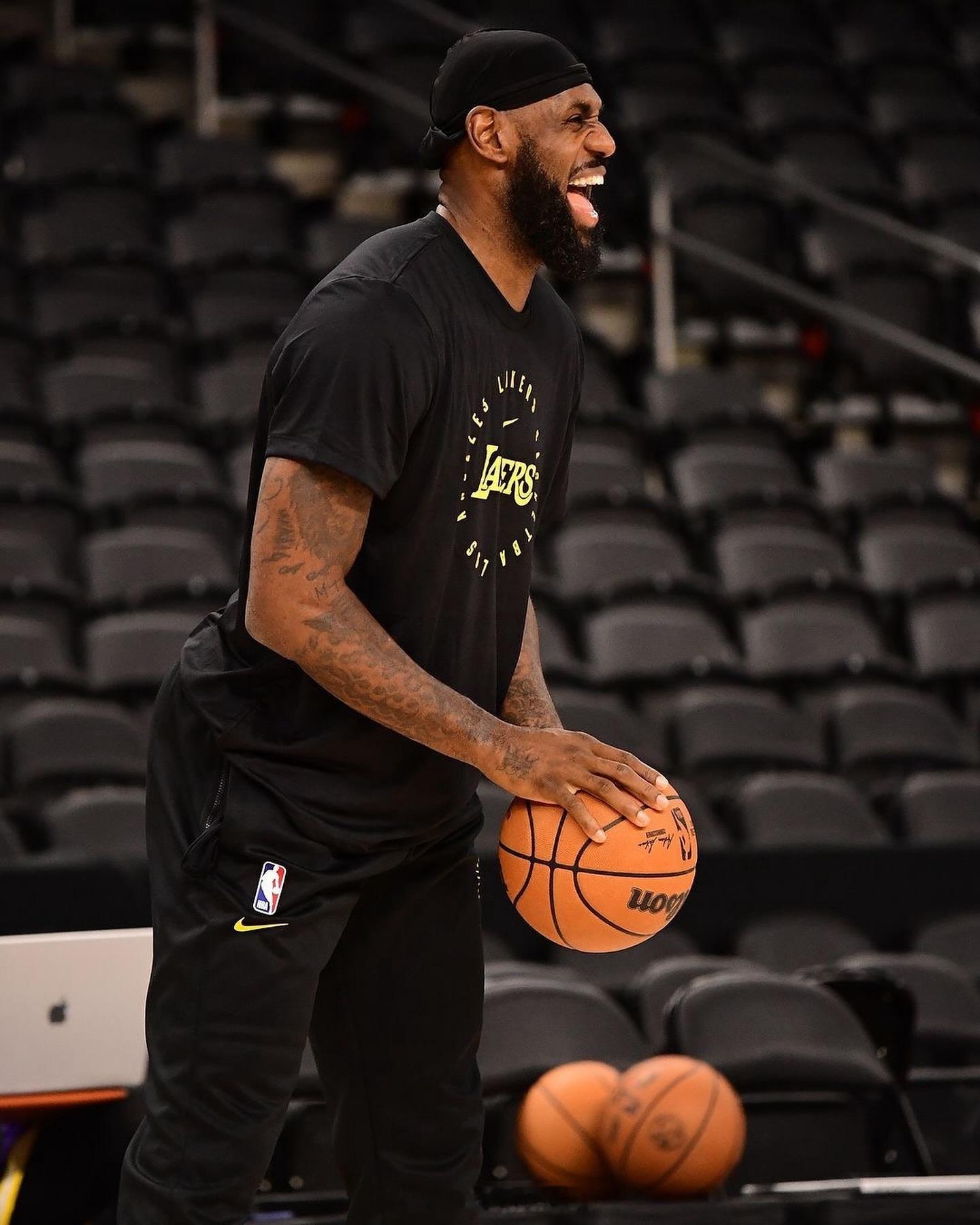 NBA季前赛算是结束了。到10月23日常规赛正式打响！期待湖人的每一场比赛#有篮