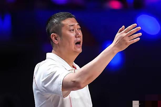 陈忠和接手中国女排之前，带福建队那几年全国比赛排不上号，按如今这套唯俱乐部履历的