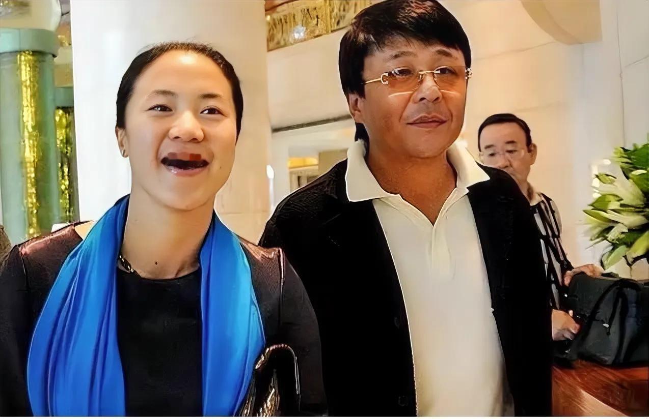 2001年，郭斌和王楠相恋，王楠的父母知道后，就对郭斌说:“你不仅年纪大，而且还