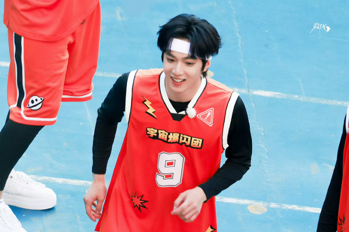 刘耀文纯纯男高