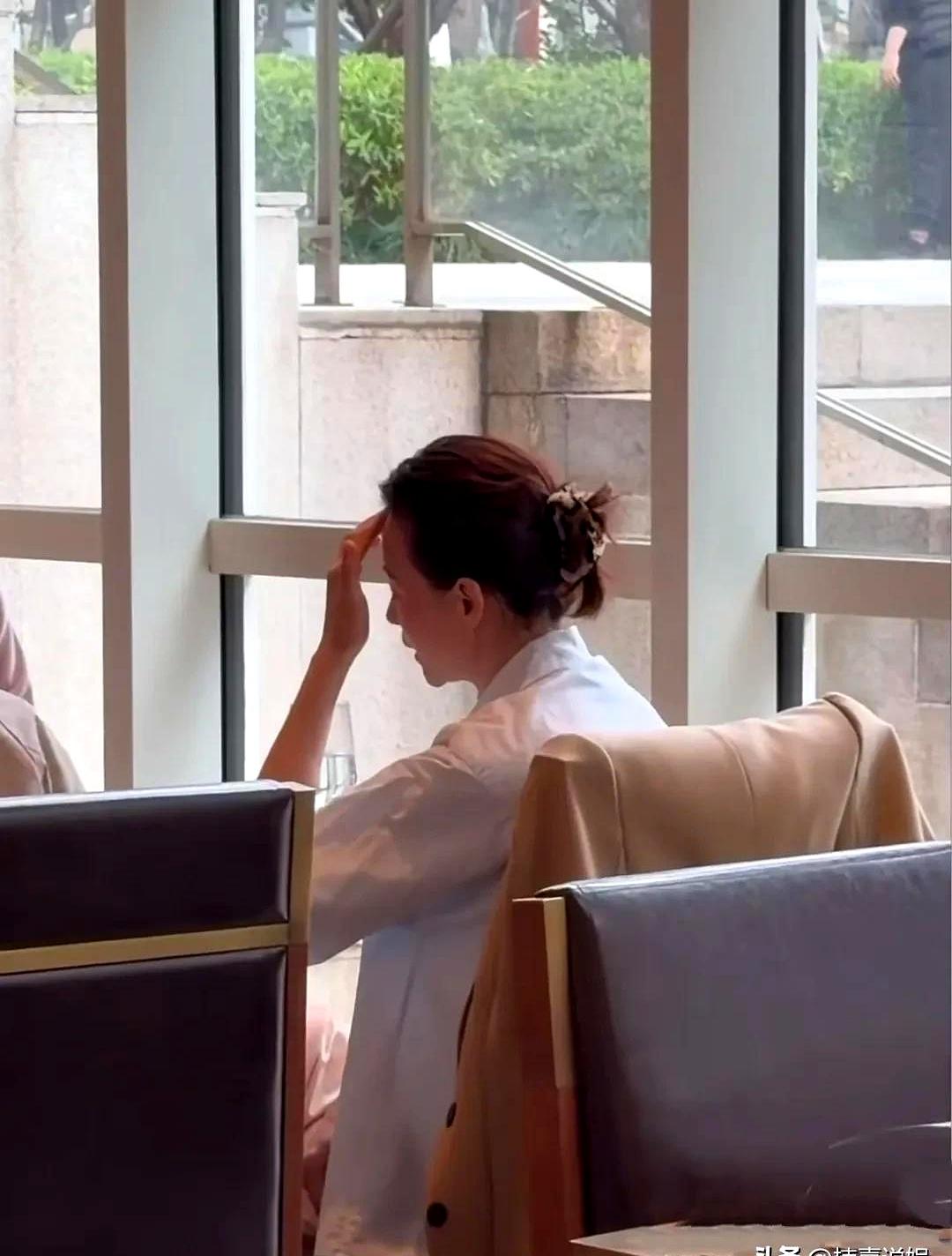 说实话，有多少人跟我一样，一看到诗词大会，脑子里立马就蹦出董卿那张知性优雅的脸？