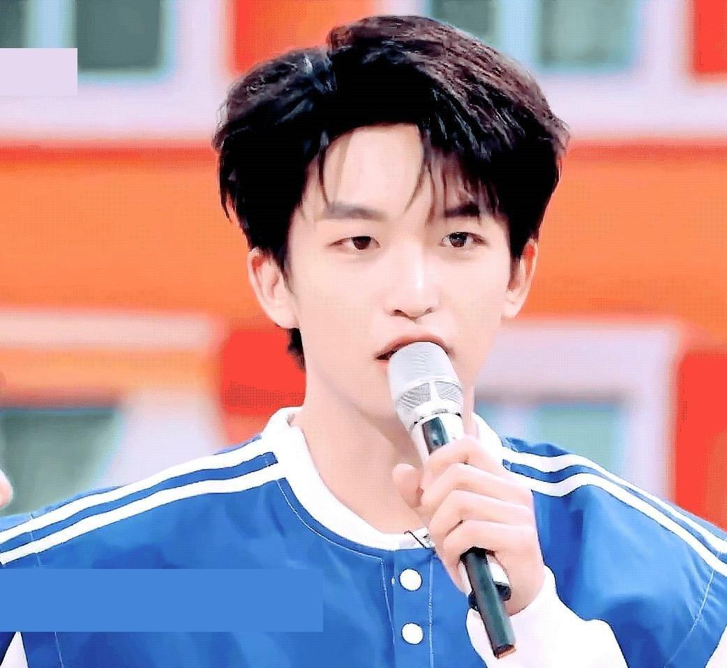 彻底凉凉！秦霄贤被黄子弘凡取代《你好星期六》常驻嘉宾席位！娱乐圈从来都是一个名利