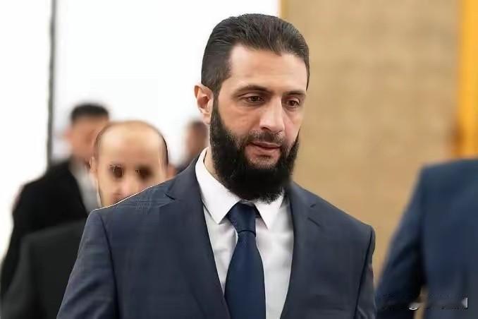 朱拉尼要对库尔德武装发动总攻，给了他们2个选项。
第一个：不接受投降，直接交战直