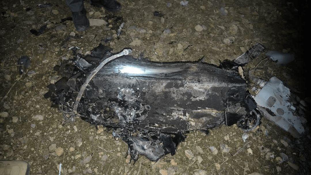 伊朗伊斯兰革命卫队新闻网（IRGC_NEWS）发布了四张夜间拍摄的飞机残骸照片，