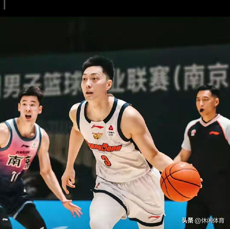 冰火三重天！CBA首轮三大豪门境遇迥异，新赛季争冠格局彻底改写

 
CBA新赛