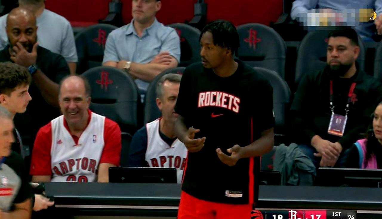 4年5300万签来的顶级3D，打21分钟只敢投3个球？
火箭刚在主场113比9