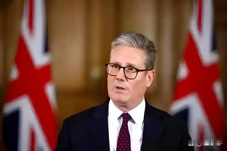 获访华许可后，英国胆子大了，斯塔默怒斥特朗普，让其道歉
要说最近国际上有什么事情