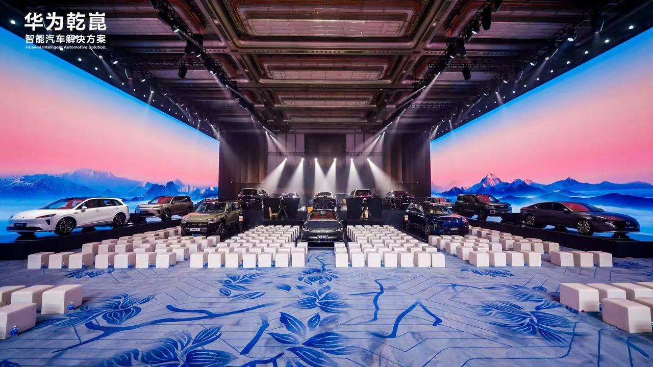 揭秘“数字大脑”！华为乾崑如何赋能启境技术底气？
 
 
当业界还在讨论智能化的