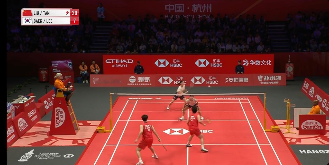 本以为最稳的女双组合会一路高歌，没想到竟在半决赛折戟沉沙，这结果确实有点让人失望