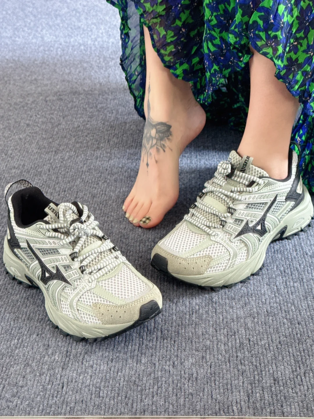 复古跑鞋碎花裙 真的绝