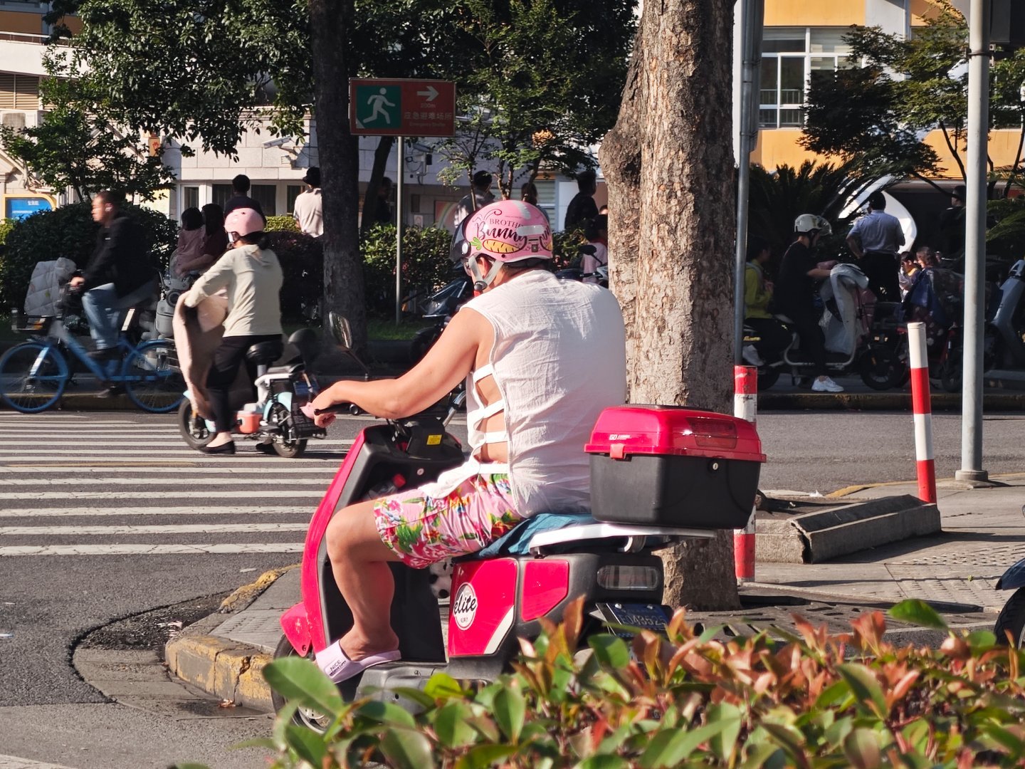 上海还是太魔幻 ​​​