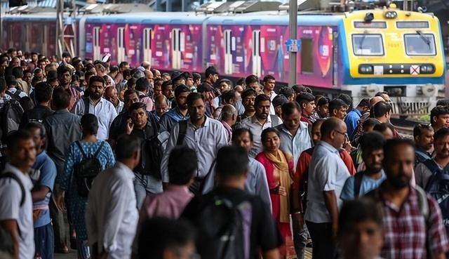 中国手机全面撤离？莫迪慌张，外媒：更可怕的才刚刚开始



2020年中印边境冲