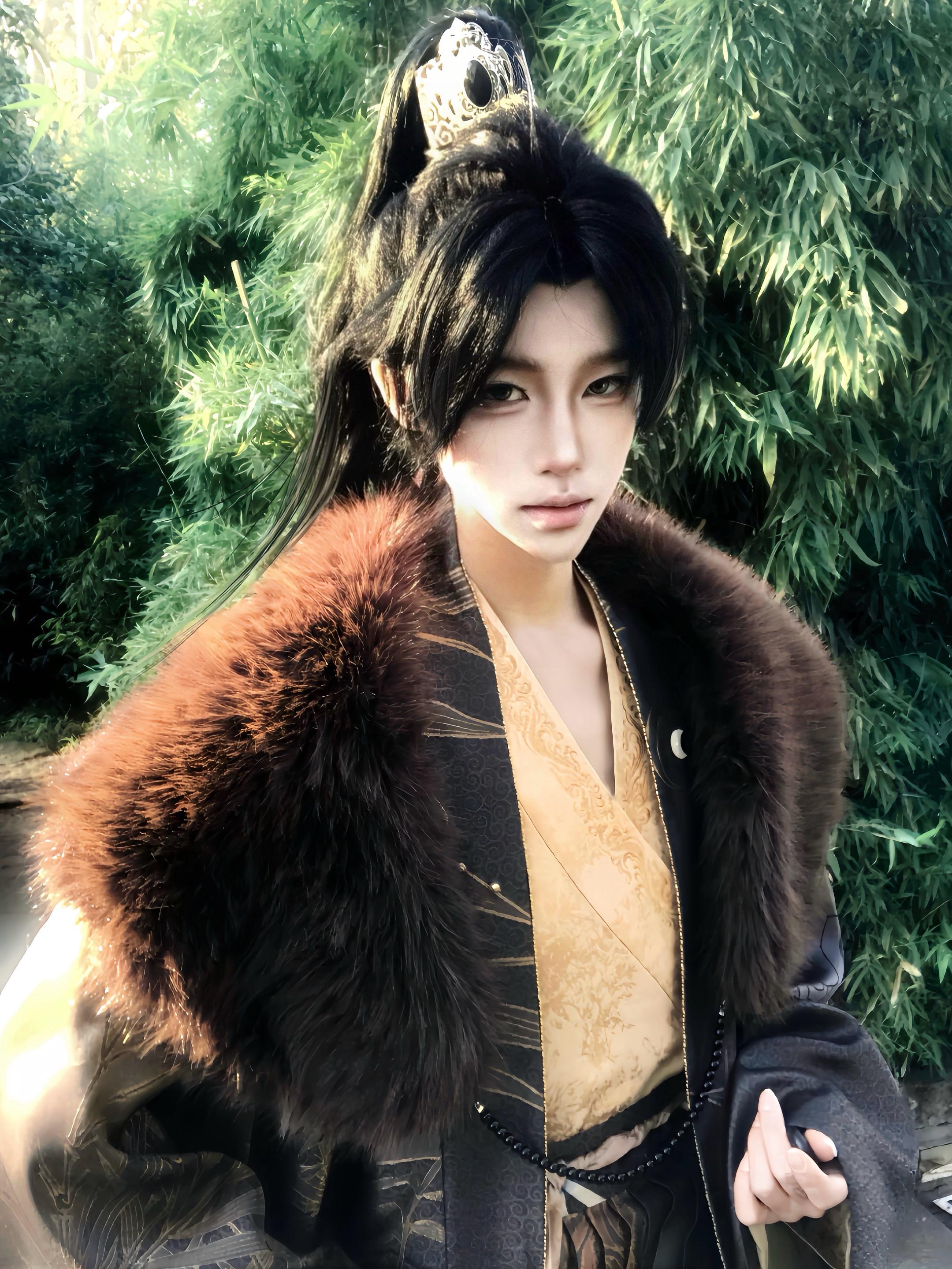 我醉提酒游寒山 霜华覆衣衫.