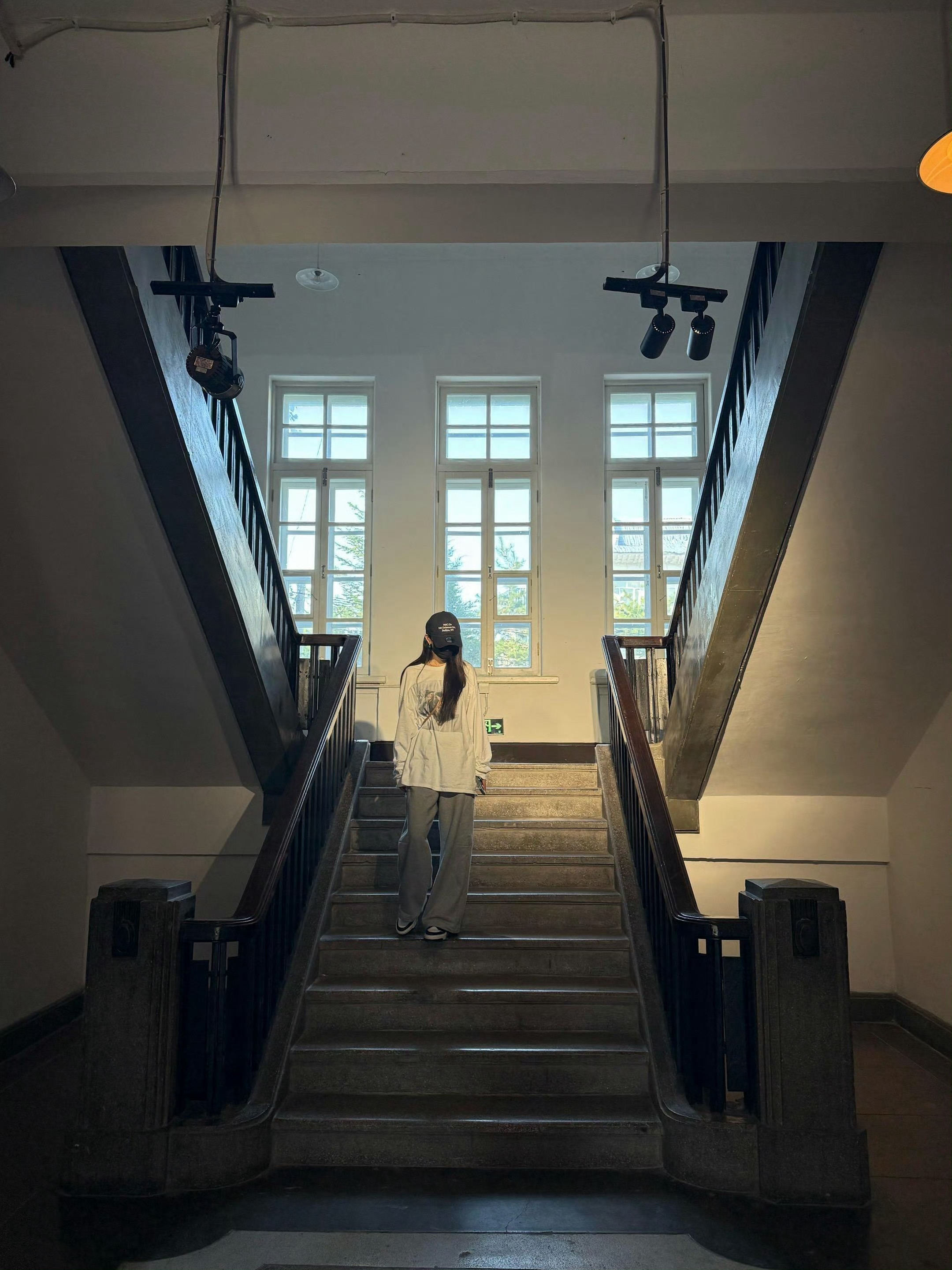 杨幂去了龙井日本遗址博物馆 这个博物馆非常小众！但是值得大家去一次！杨幂棒棒哒！