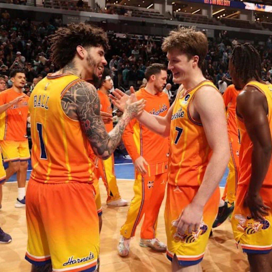 黄蜂八连胜了，你敢信？NBA