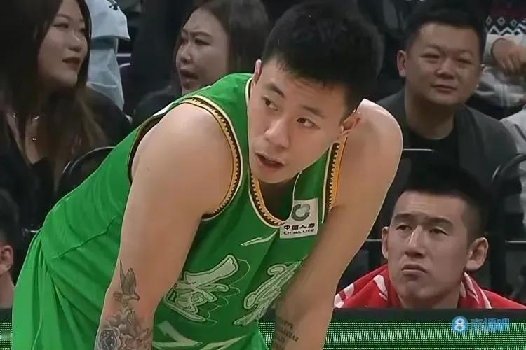 CBA休赛期各队又要对阵容补强进行忙活了，据说张镇麟续约上海，范子铭转会山西，我