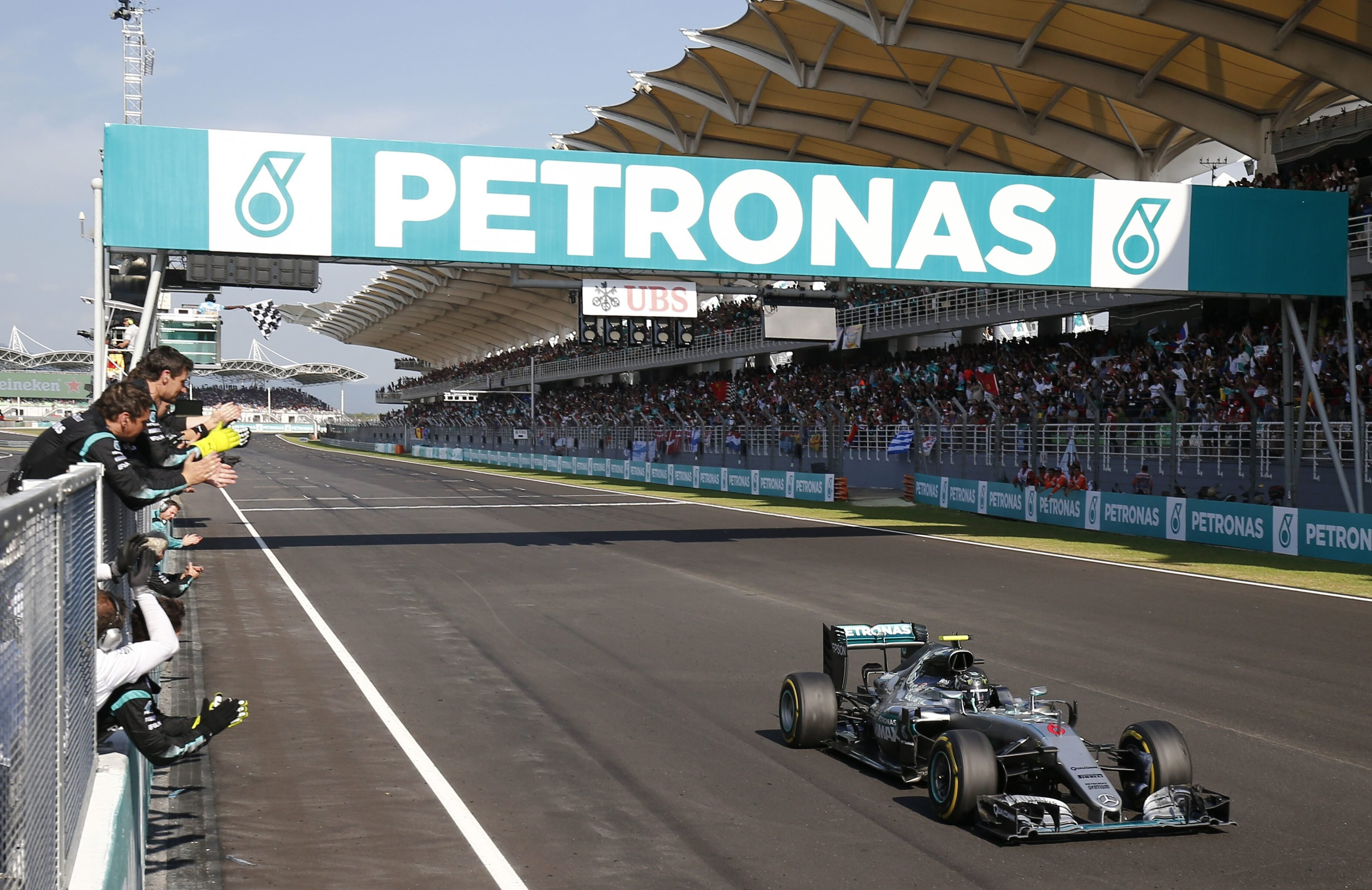F1 由于中东局势持续动荡，FOM正在评估多套替代方案，以防中东几场比赛最终无法