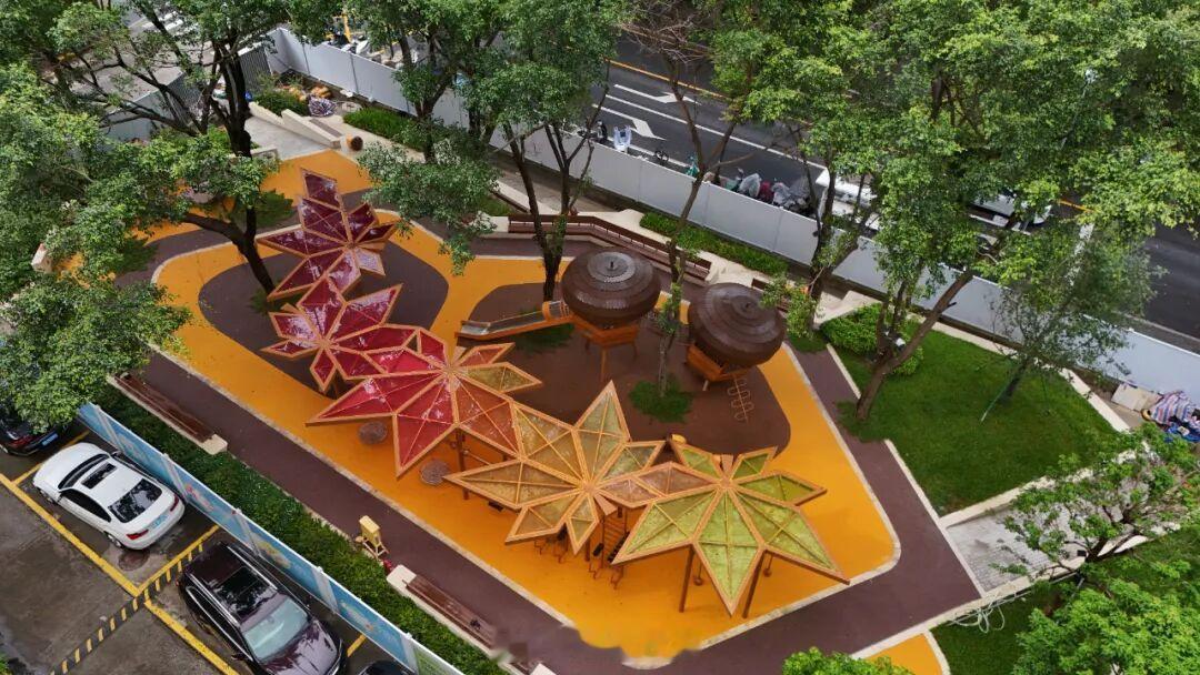 深圳欢迎外国朋友前来做客，市中心建了个加拿大友城公园。。。加拿大使馆说：福田和加