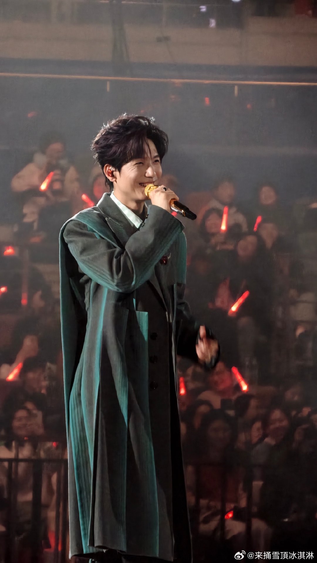 陈楚生被还烫小手整沉默了 点歌环节变猜谜大会！粉丝用烫手山芋难倒生哥，这届观众太