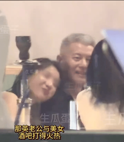 这视频，哪个男人看了都会回忆20来岁时爱情岁月，女人的羞涩、仰慕、甜蜜净写在了脸