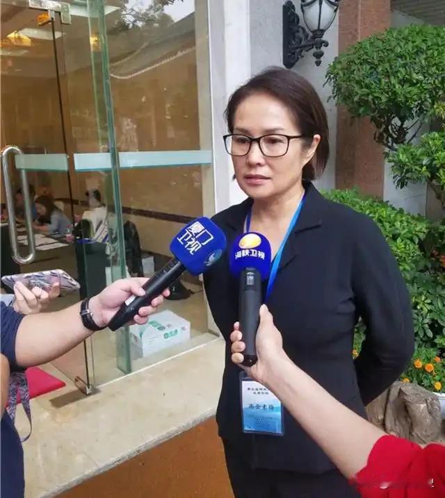 刚才刷到一个视频说的是关于台湾地区少数民族民意代表高金素梅的父亲告诉她不要忘记自