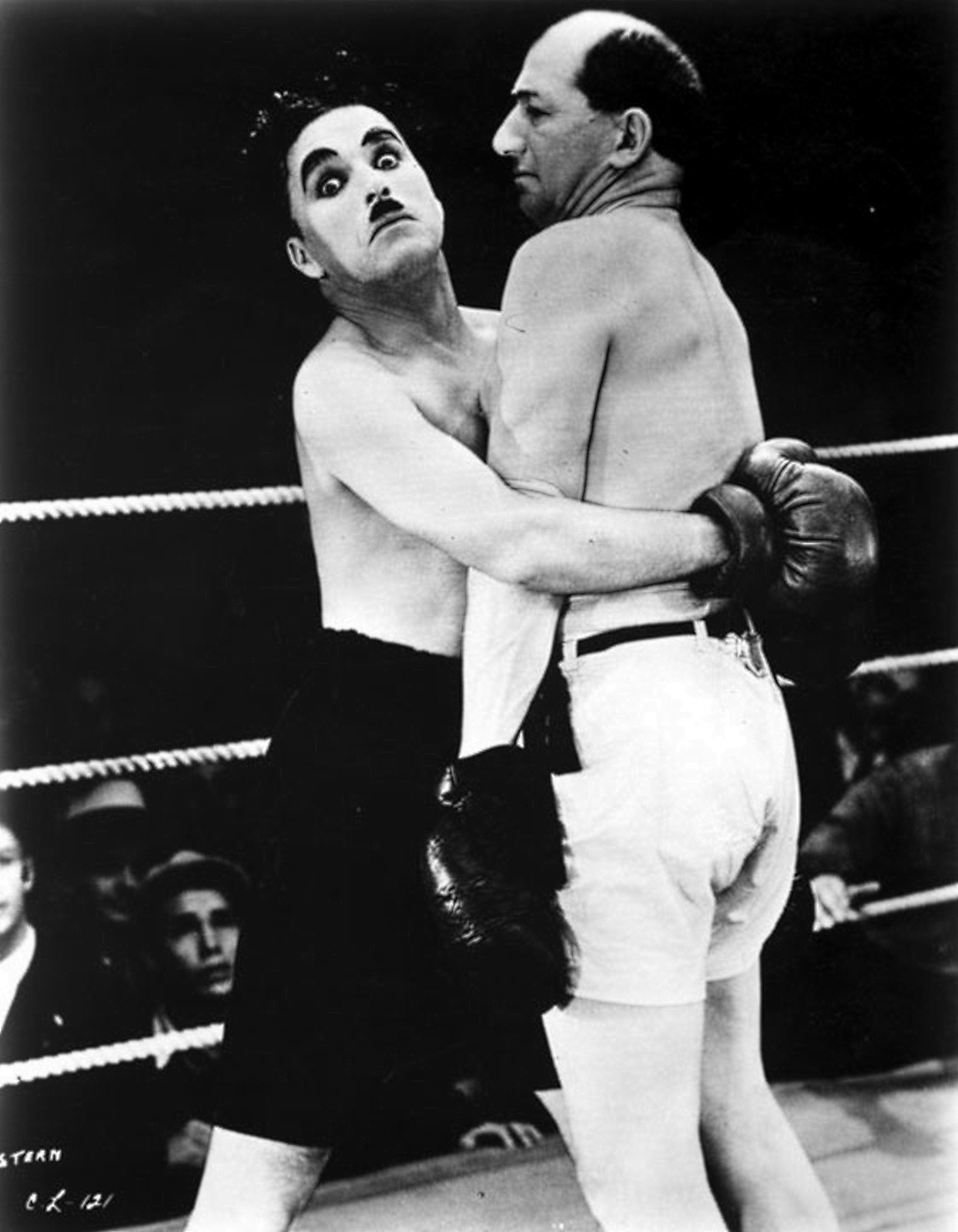 95年前的今天，卓别林的《城市之光》在洛杉矶首映，成为影史最美喜剧片之一，也是卓