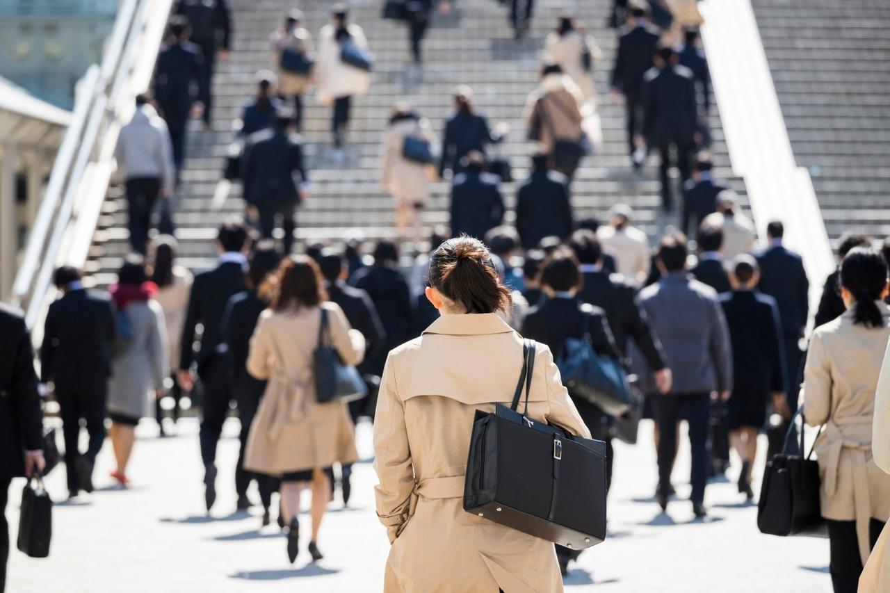 日本人，又矮了？

在上个世纪80年代，日本青少年的平均身高稳居东南亚首位，远超