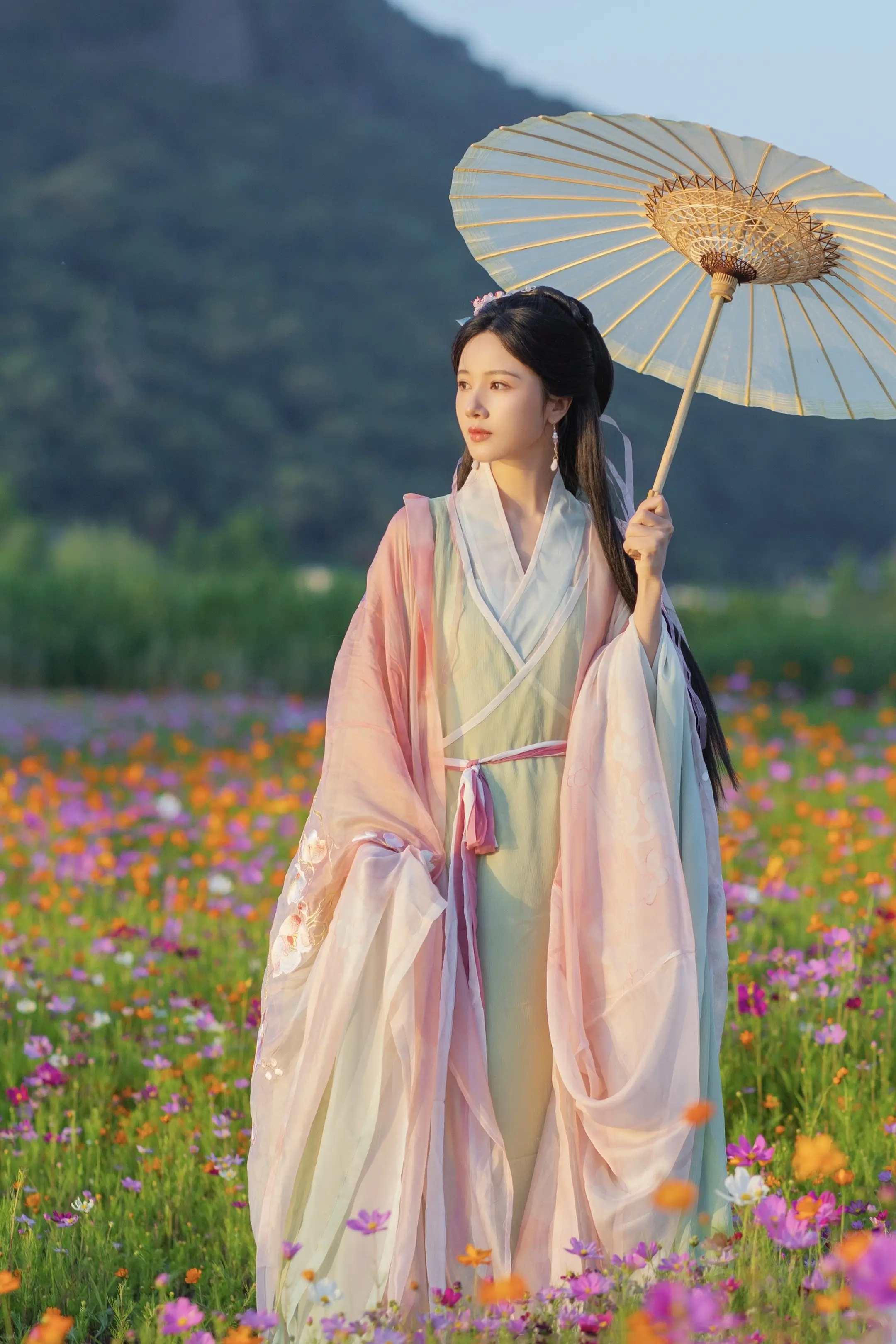 这就是中式美人的氛围感吧～