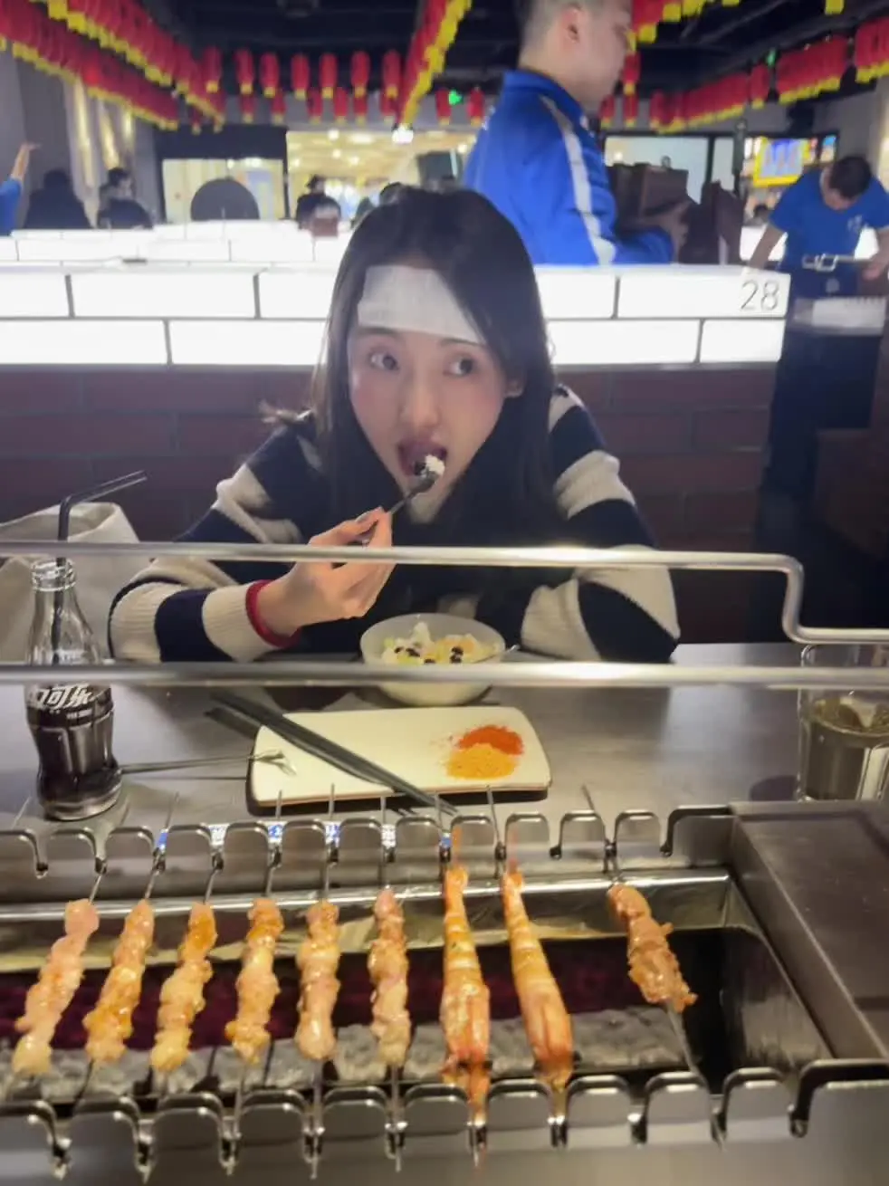🍺 不用去韩国就能在很久以前羊肉串店里当韩女了🥹