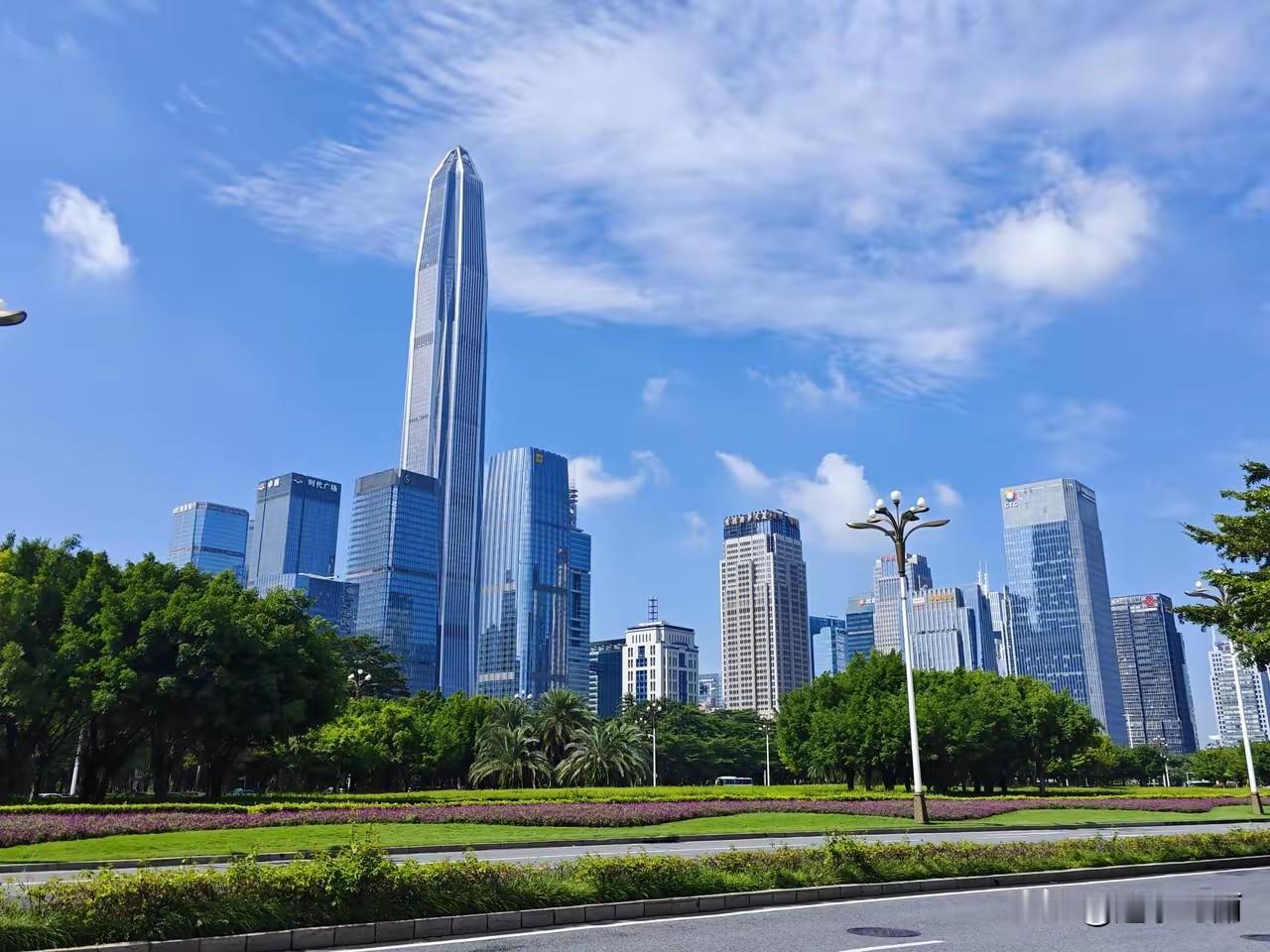 有人说市场消费和美国消费相比国内始终是劣势，其实这种话法也不全对，为什么？因为中