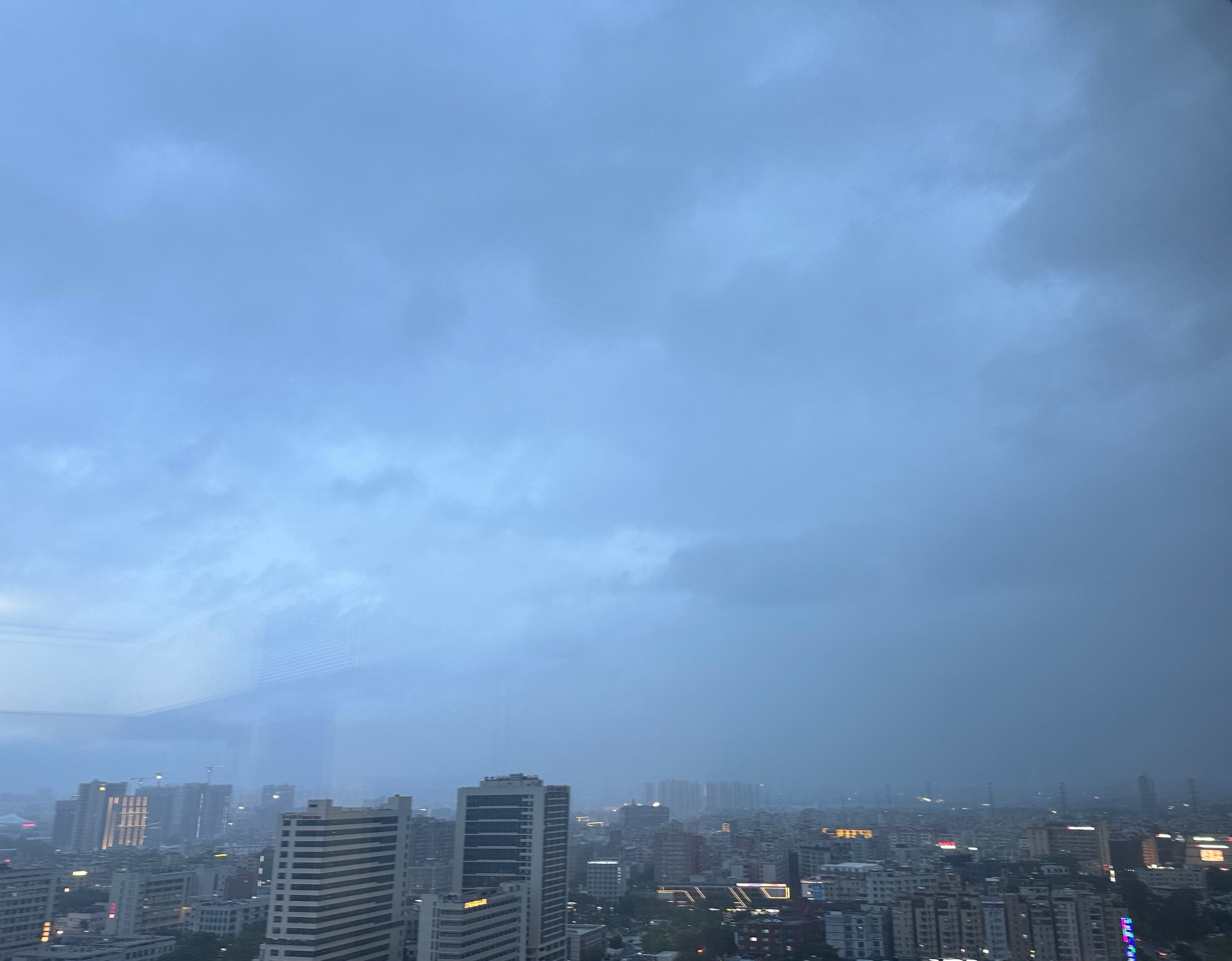 等风来～台风轻轻飘过 ​​​