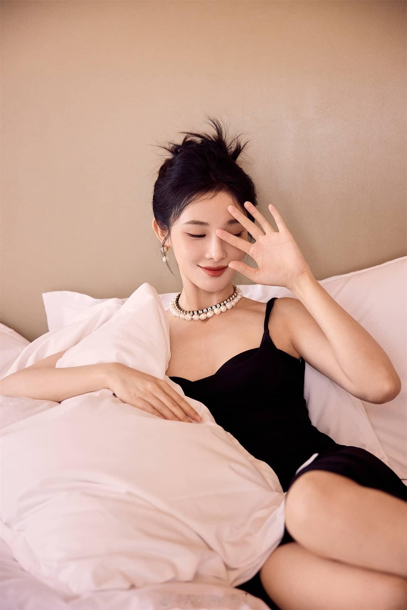 彭小苒复古珍珠女郎轻典优雅 ​​​