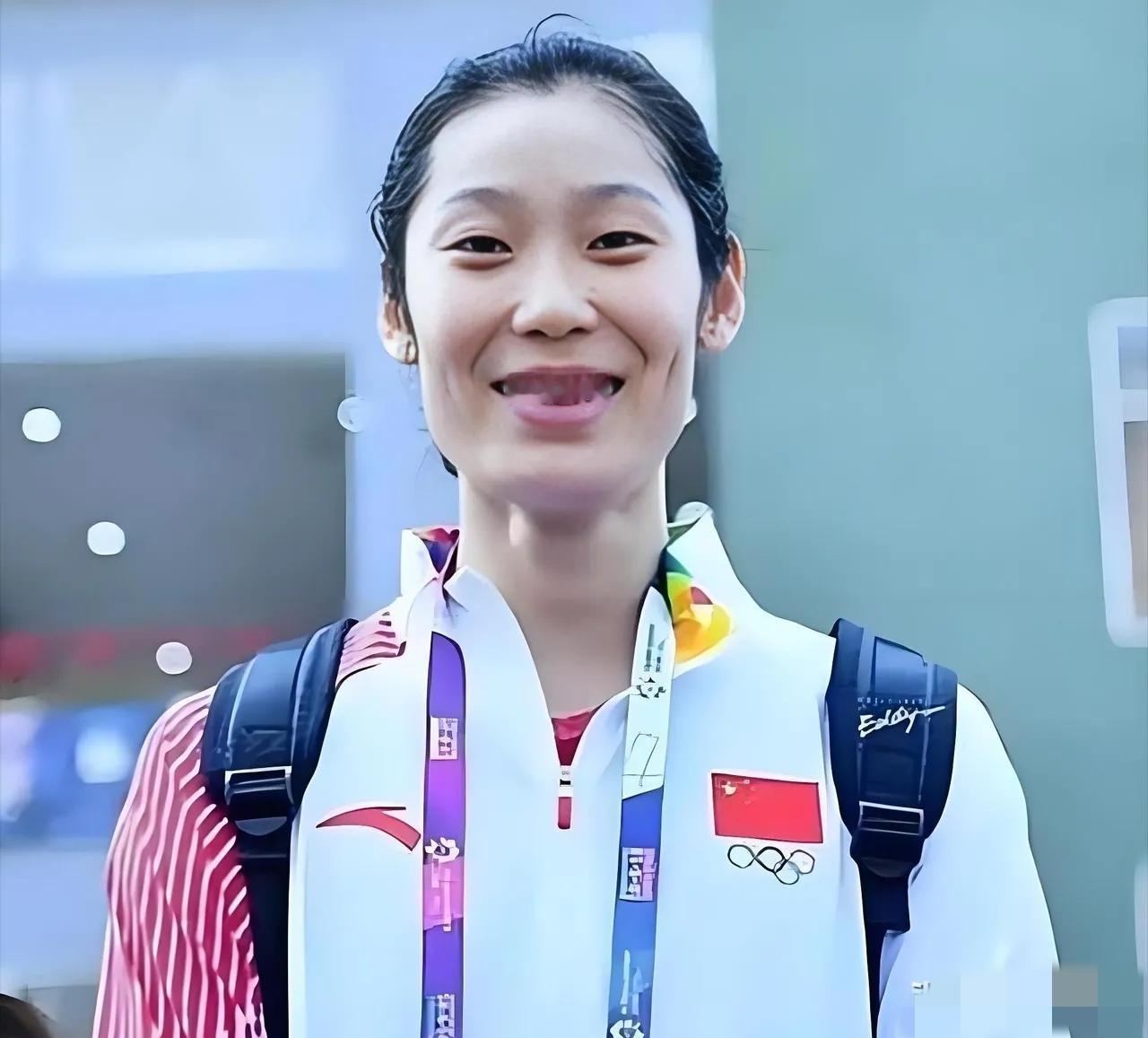 朱婷，只用“优秀”形容太单薄了。在我眼里，她是中国体育界极少见的“反流量标杆”。