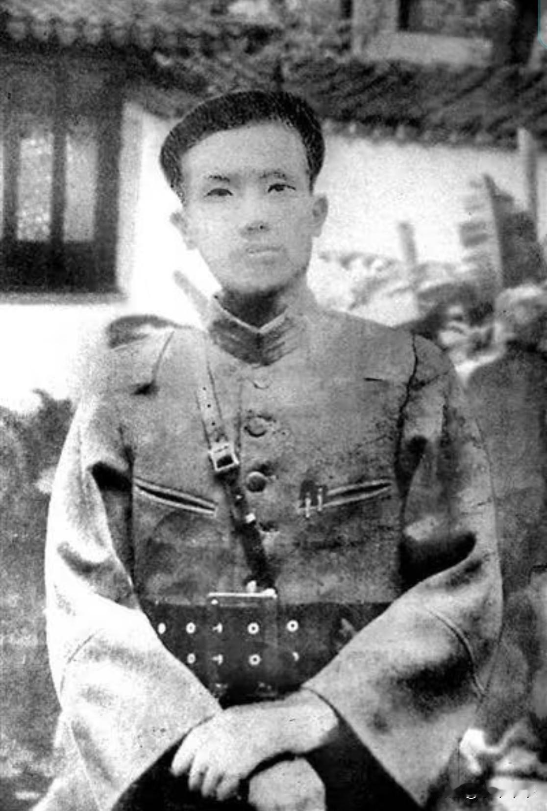 他是唯一担任过红军三支主力——红四军、红六军、红二十五军首任军长的红军名将。
他