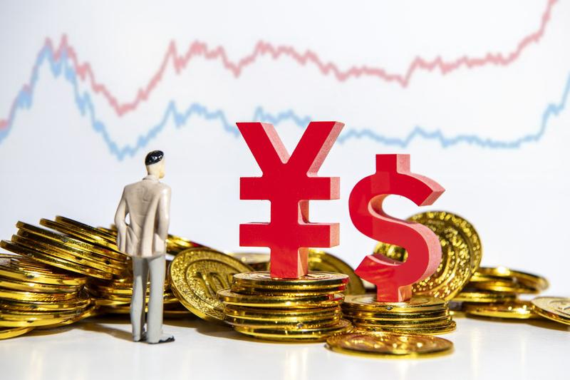 预测股市走势就像在大雾里猜路，谁都没百分百的把握。不过从当前经济形势看，要是宏观