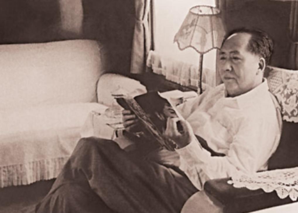 1952年刘青山因贪污即将被执行枪决，行刑前有人低声提醒：毛主席有特别交代吗？