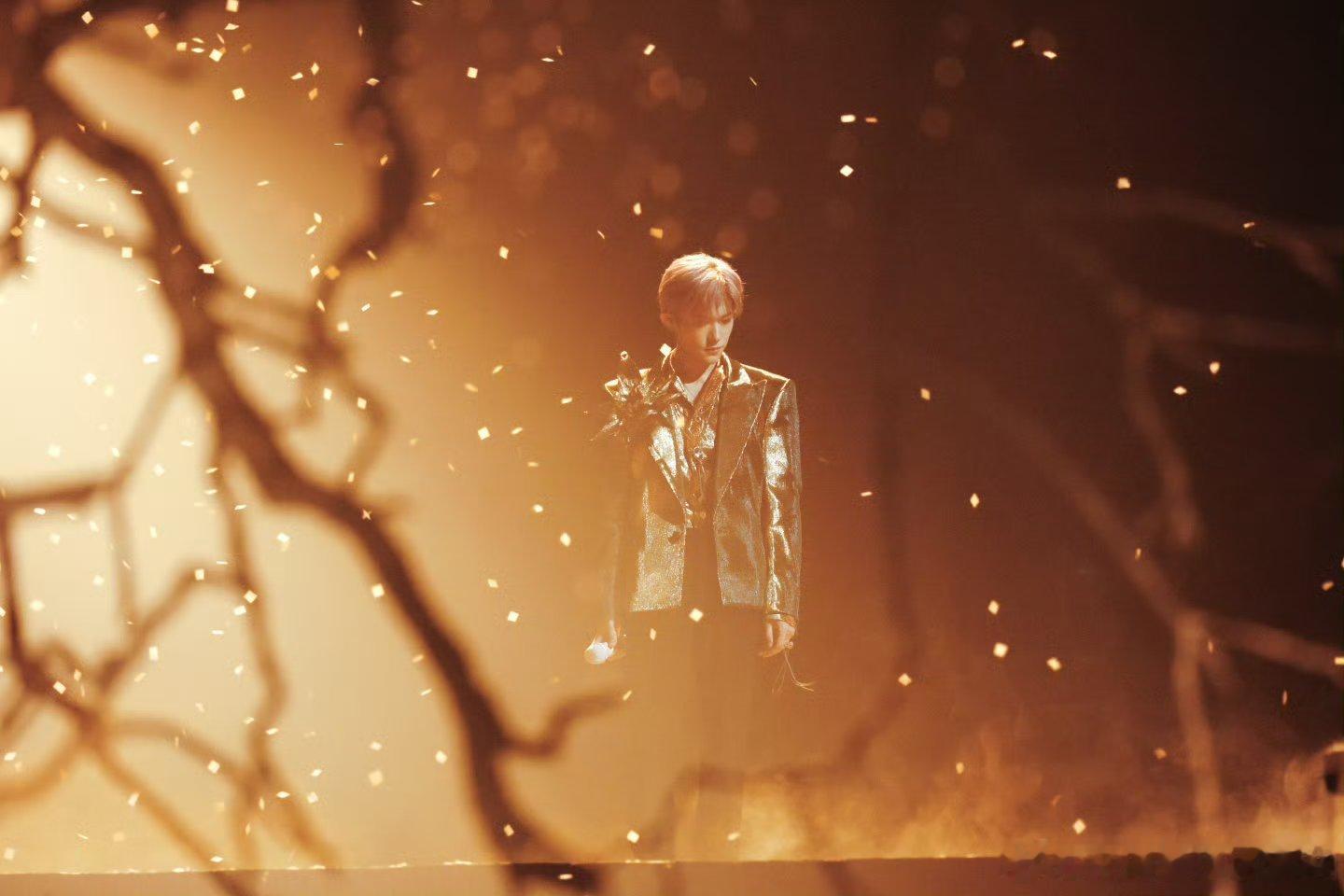 易烊千玺山恢复了色彩易烊千玺那些不间断的嗡鸣是一种向导可以呢 