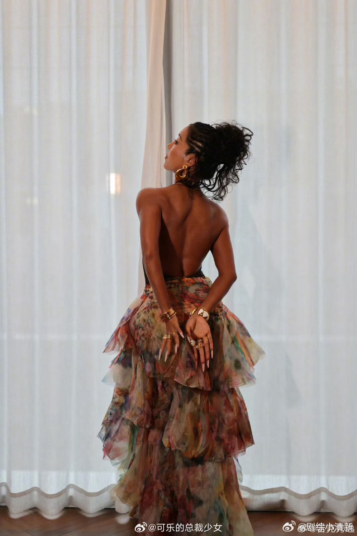 吉克隽逸给内耗的人发射能量谁的内耗DNA被吉克隽逸狠狠戳中！她从不纠结外界眼光，