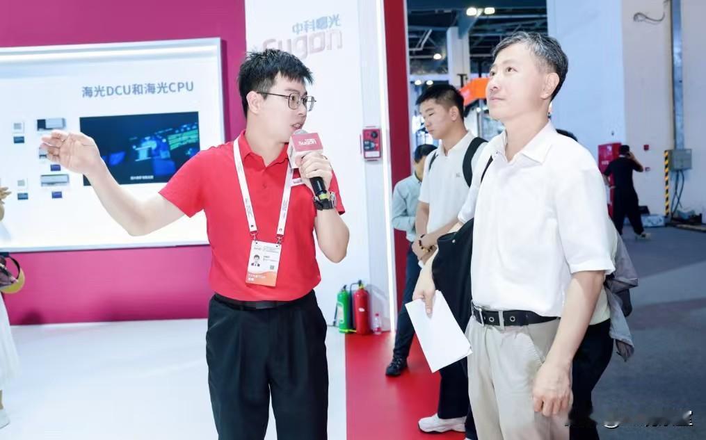 格局拉满！国产算力双雄就位，稳稳拿捏行业未来
逛完今年WAIC全部算力展区，一个