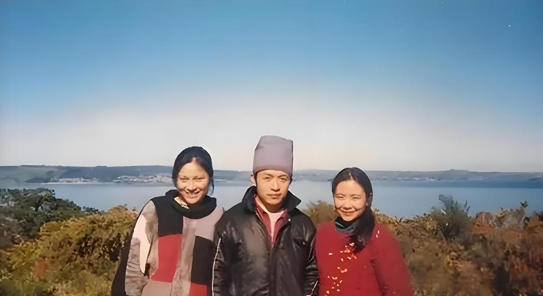 1
1993年10月8日，南半球正值春季，在只有两千多人的新西兰激流岛上，37岁