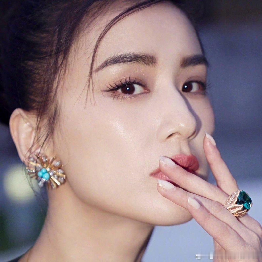 杨子和黄圣依不会离的，他俩上节目本来也不是为了离婚去的，就是想赚点流量，不过黄圣