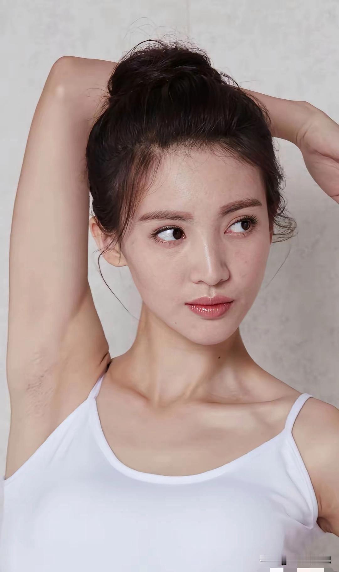女明星一定要做好腋下管理[笑哭]